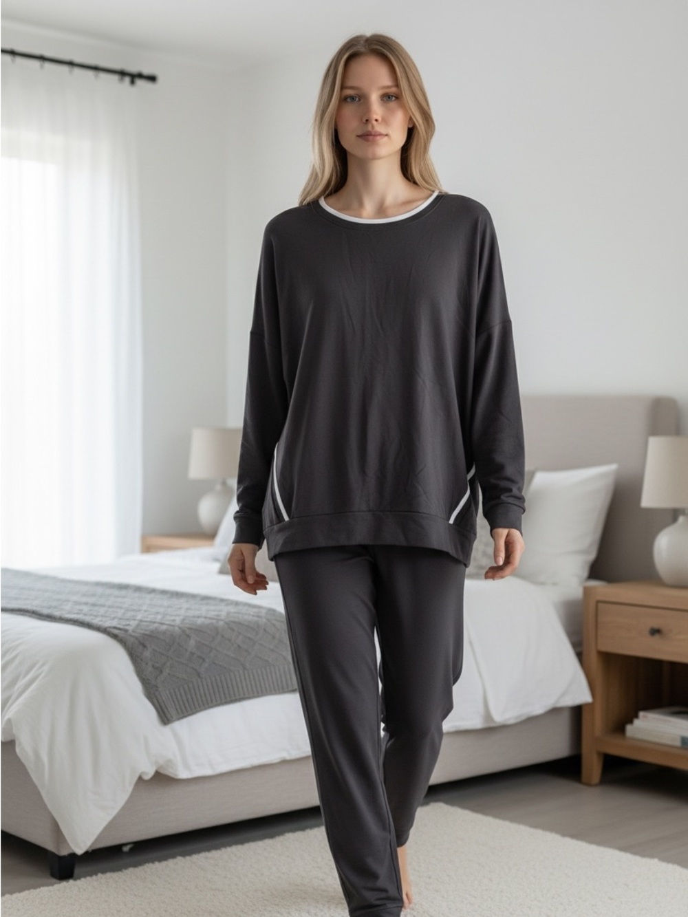 Donna Karan Black Long Sleeve Sleepware Top.